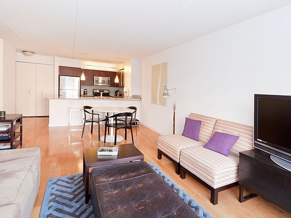 2nd image of 555 W 23rd St APT S9m