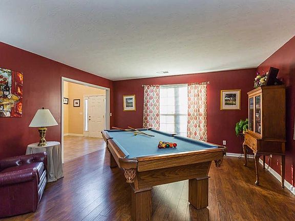 5th image of 213 Brome Dr