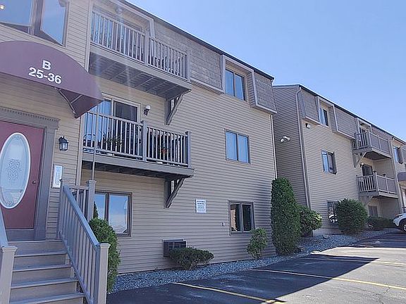 2nd image of 32 Village Ct #32
