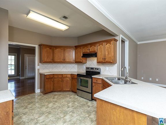 5th image of 428 Highland Cove Dr