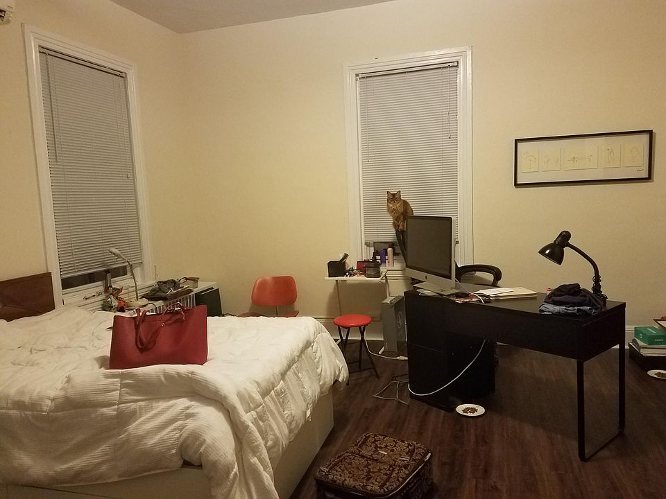 2nd image of 707 Walnut St APT 2R