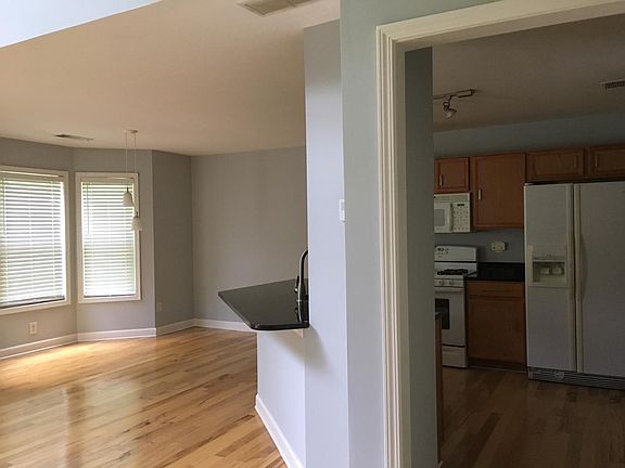 4th image of 648 Parc River Blvd