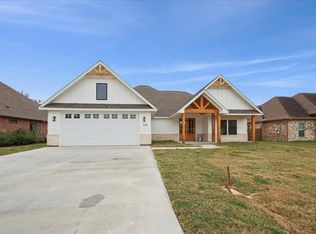 545 Tryson Ln, Bridge City, TX 77611