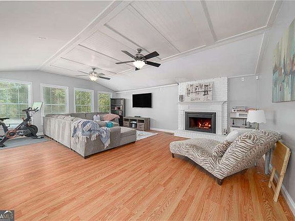 3rd image of 1811 Romans Dr