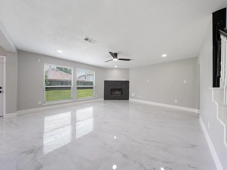 8311 Sierra Hill Ct — Photo 10