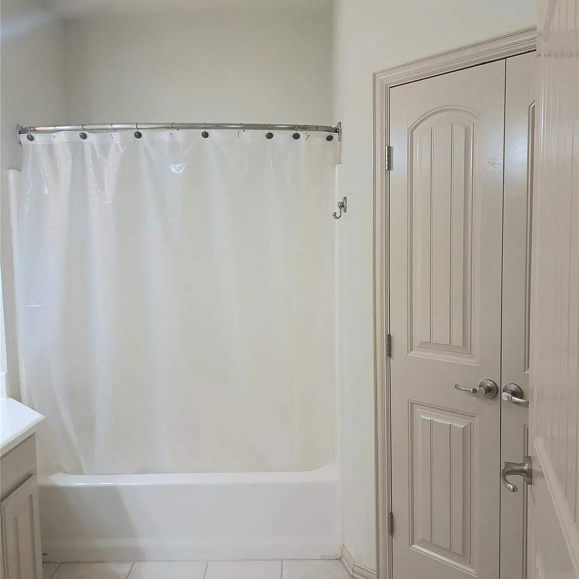2 bed, 1350 sqft, $1,895 — Photo 4