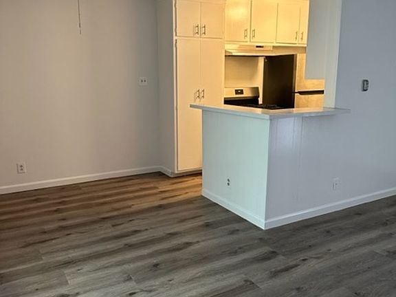 4th image of 1511-1515 Beloit Ave #1106