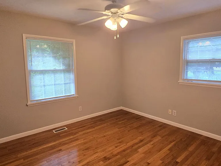 2902 Highbrook Ct — Photo 17