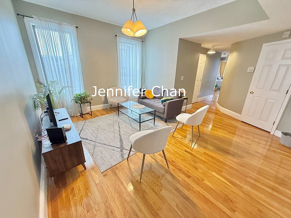 1st image of 17 Highgate St APT 10