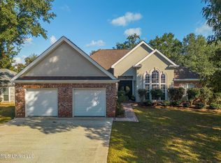 894 Hanalei Pl, Diamondhead, MS 39525
