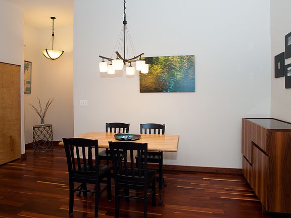 3rd image of 1711 W Greenleaf Ave #A