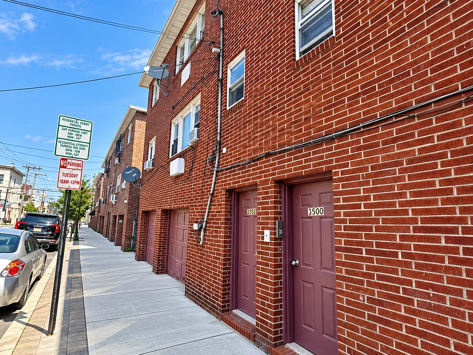3502 Hudson Ave #5