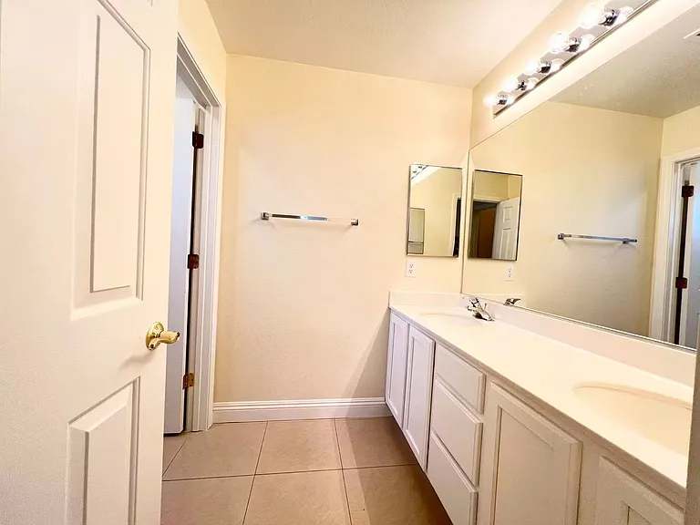 9891 Ridge Hill Ave — Photo 15