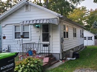 229 Birchwood Dr, Keyport, NJ 07735