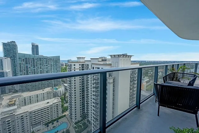 55 SW 9th St #3506 — Photo 16