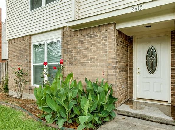 2nd image of 2415 Meadow Ln