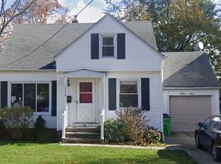 1113 Sunset Rd, Mayfield Heights, OH 44124