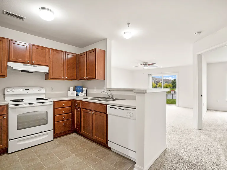 Towne Lakes Apartments — Photo 14