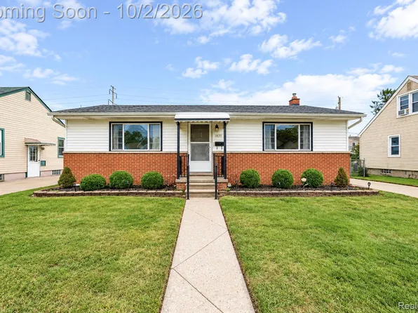 1835 10th St, Wyandotte, MI 48192