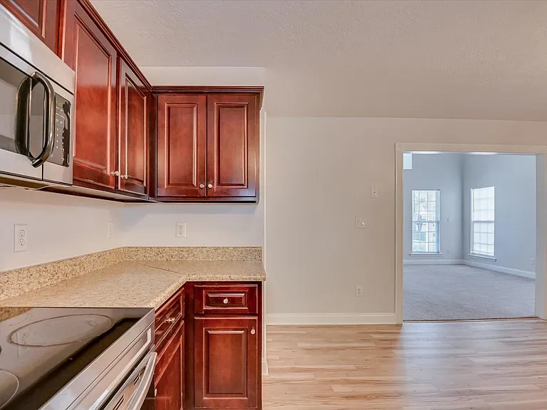 2928 Aylesbury Dr — Photo 14