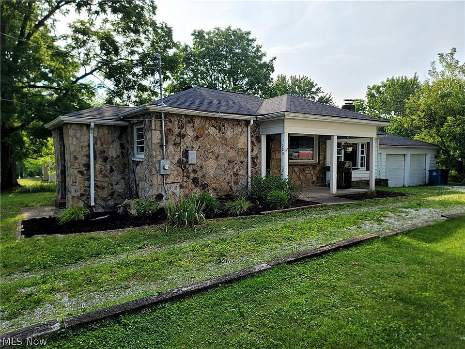 1st image of 220 Robert Dr