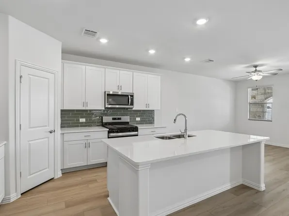 2612 Arches Ln, Corinth, TX 76210