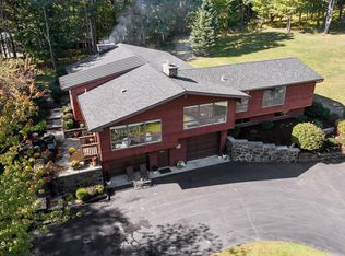 24 Hewitt Dr, Troy, NY 12180