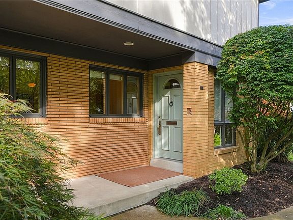3rd image of 7135 Roycrest Pl