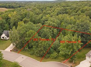 989 Thomas Trl, Waupaca, WI 54981