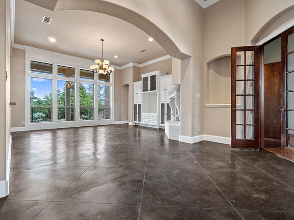 5th image of 607 Medina Ct