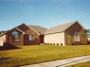 47355 Blue Jay Dr, Macomb, MI 48044