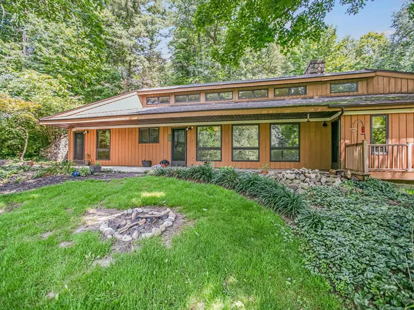 1242 Nature Way, Niles, MI 49120