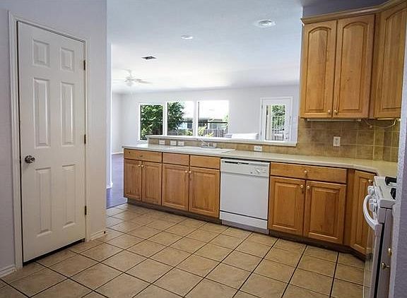 5th image of 1418 Marsh Harbour Dr