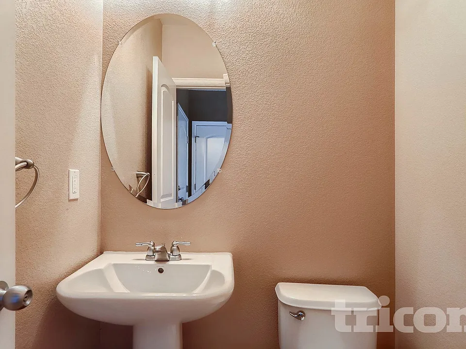 1570 Edenbridge Dr