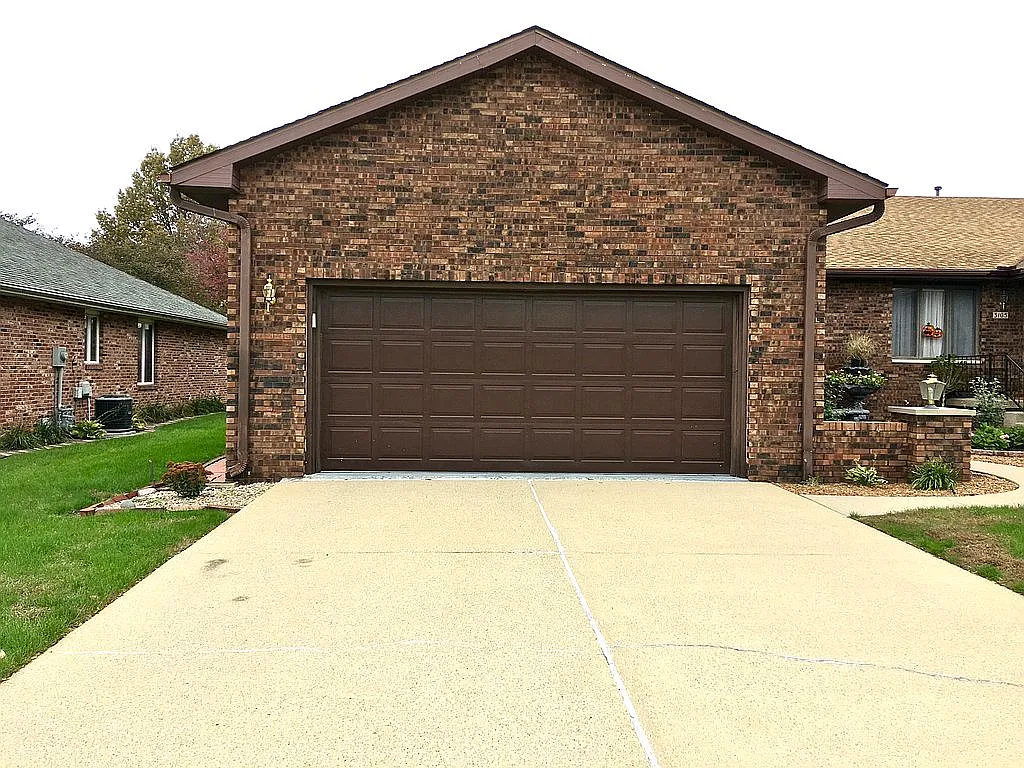 3107 Turning Mill Dr photo 1