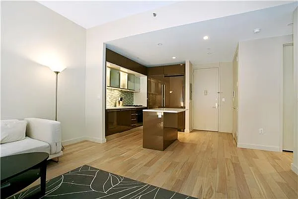 Sold by TNG Nassimi Realty | media 12