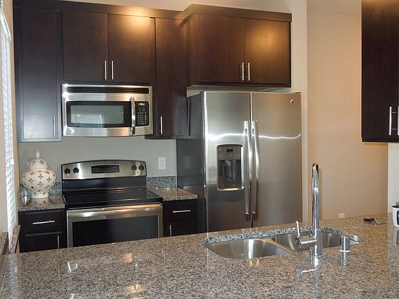 4th image of 1809 N Cambridge Ave APT 504