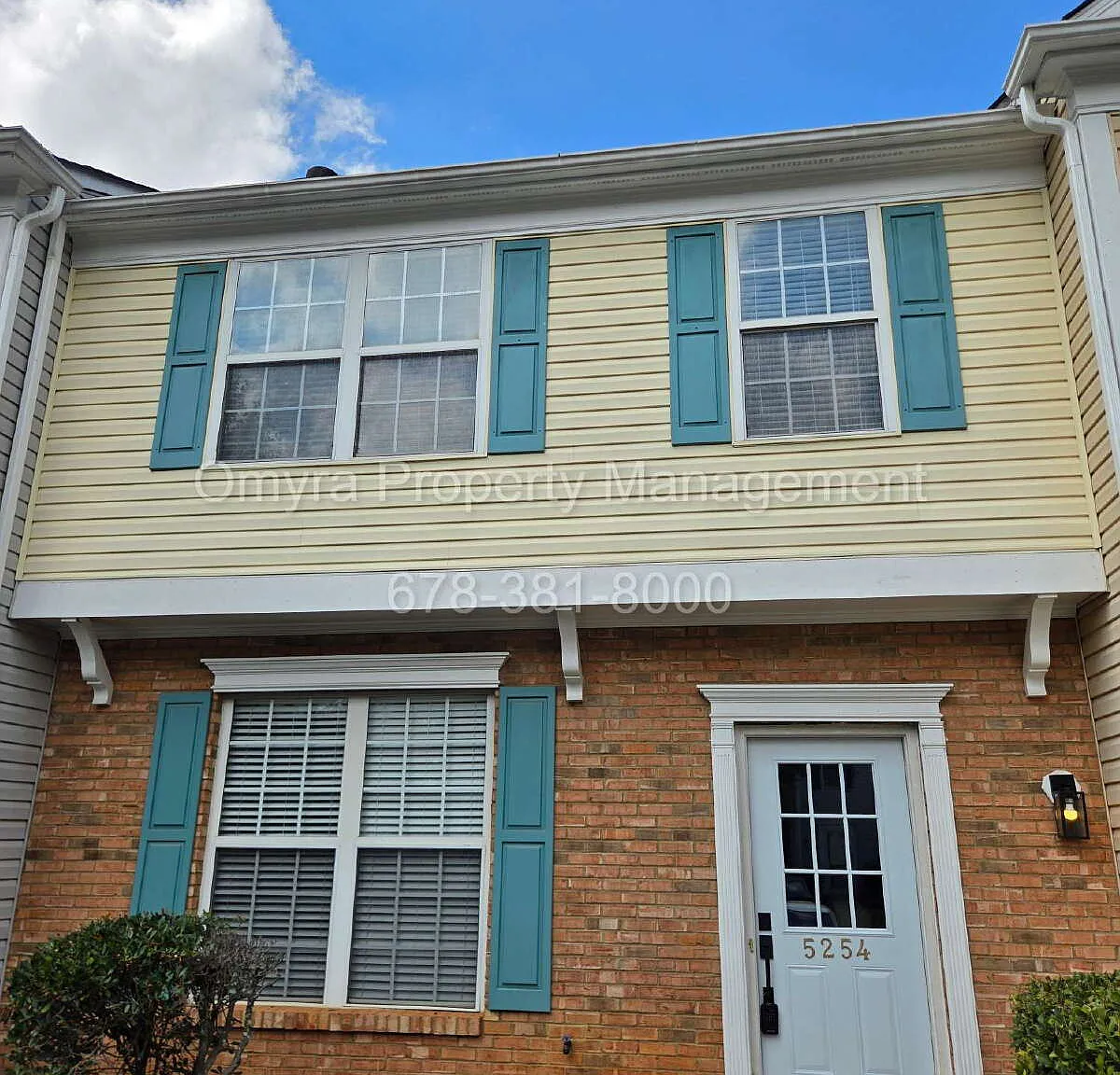 3 bed, 2.5 bath, 1456 sqft, $2,095 — Photo 1