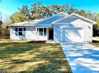 111 Amanda Dr, Hawthorne, FL 32640