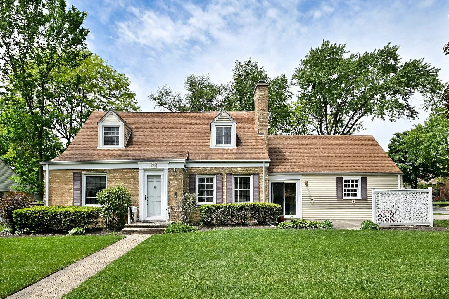 8 S Merrill St photo 1