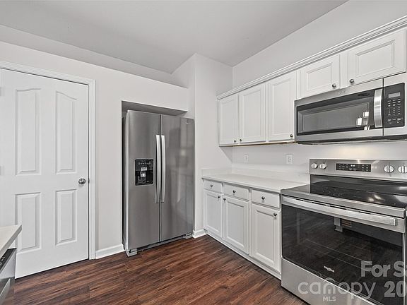 5th image of 2051 Moss Creek Dr