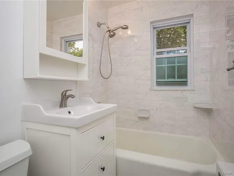 8 Elkan Rd — Photo 12