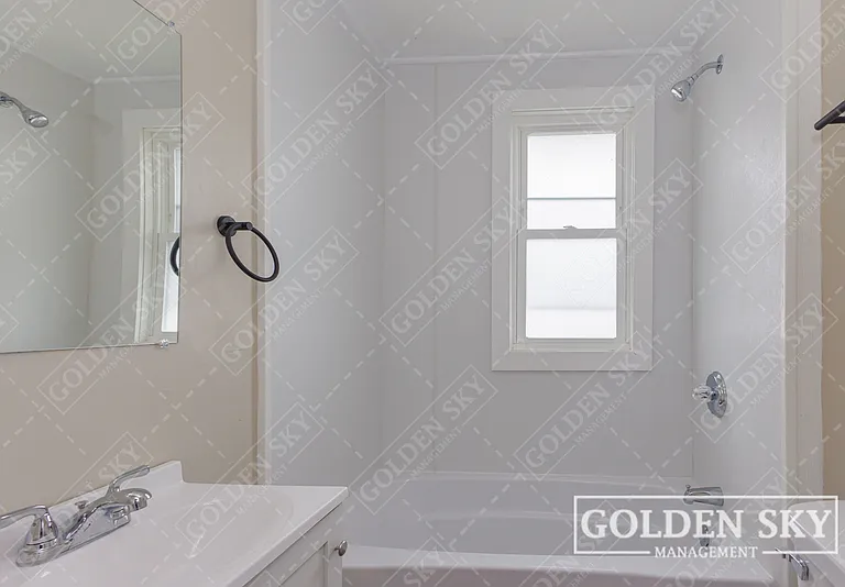 219 E Willard St #3 — Photo 9