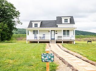 402 Spring Valley Ln, Strasburg, VA 22641