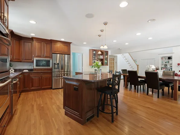 57 McKenna Ridge Rd, East Falmouth, MA 02536