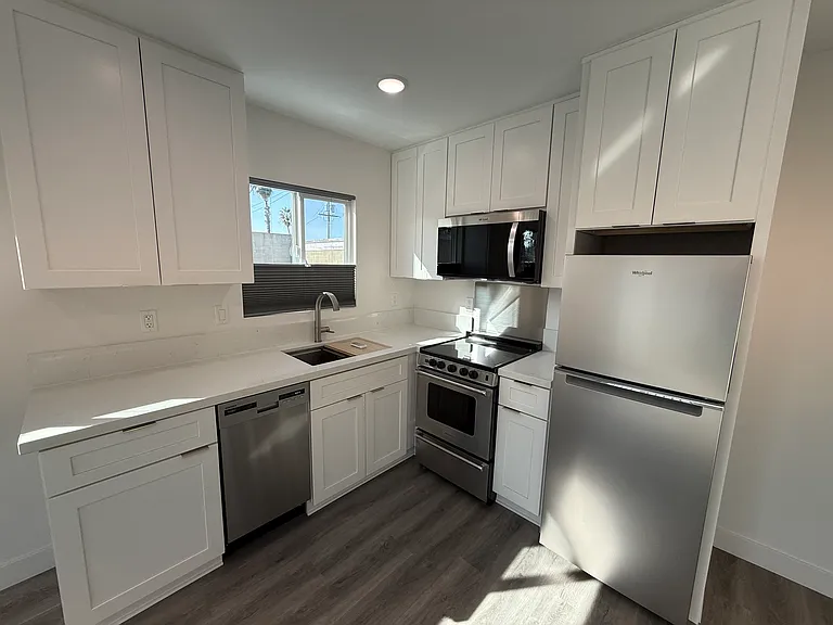4486 Georgia St — Photo 7