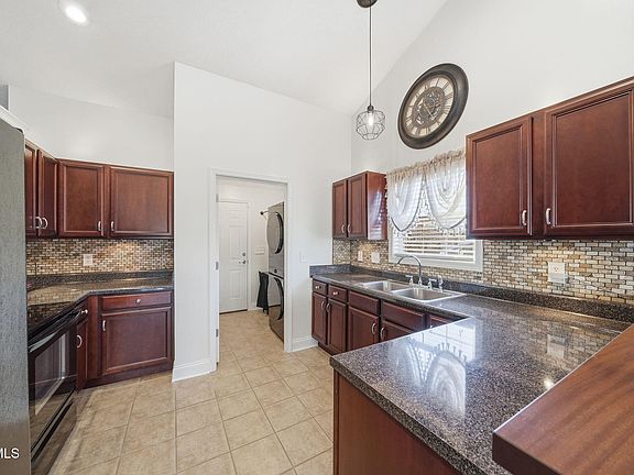 5th image of 54 Boone Hill Ct #54