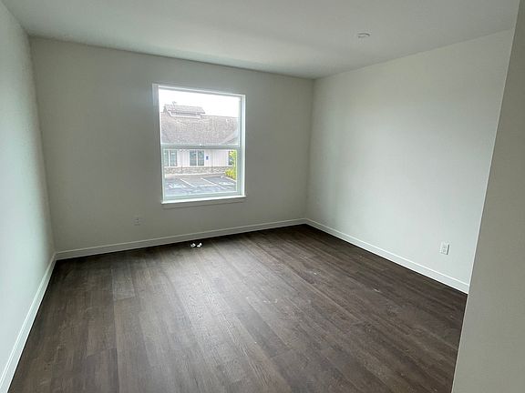 3rd image of 2326 Cross Creek St #F