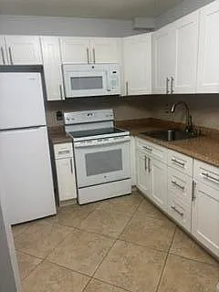 1 bed, 1.0 bath, 650 sqft, $1,250 — Photo 2