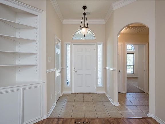 2nd image of 4416 Pickering Pl